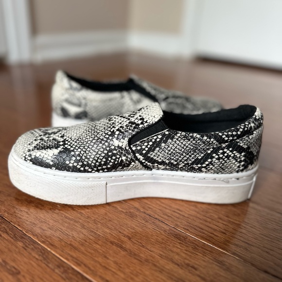 NanaMacs, Qupid slip on snake print sneakers size 7, lightly worn condition - Picture 10 of 10